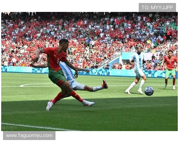 足球天才崛起之路：从草根球场到世界舞台的传奇故事