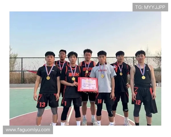 篮球点燃青春激情展现团队力量谱写赛场拼搏辉煌篇章 篮球点燃青春激情展现团队力量谱写赛场拼搏辉煌篇章