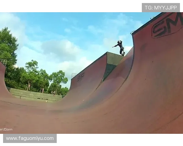 滑板战术排行榜揭晓上海滑板队荣获第一名的背后故事与精彩瞬间