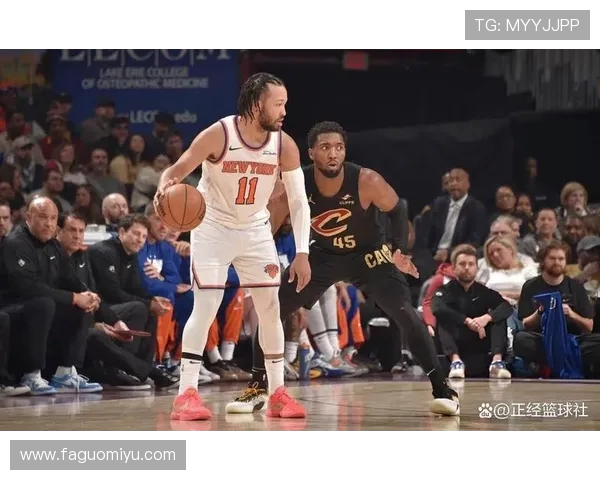 骑士队迎战尼克斯 展现强悍防守和进攻配合的激烈对决